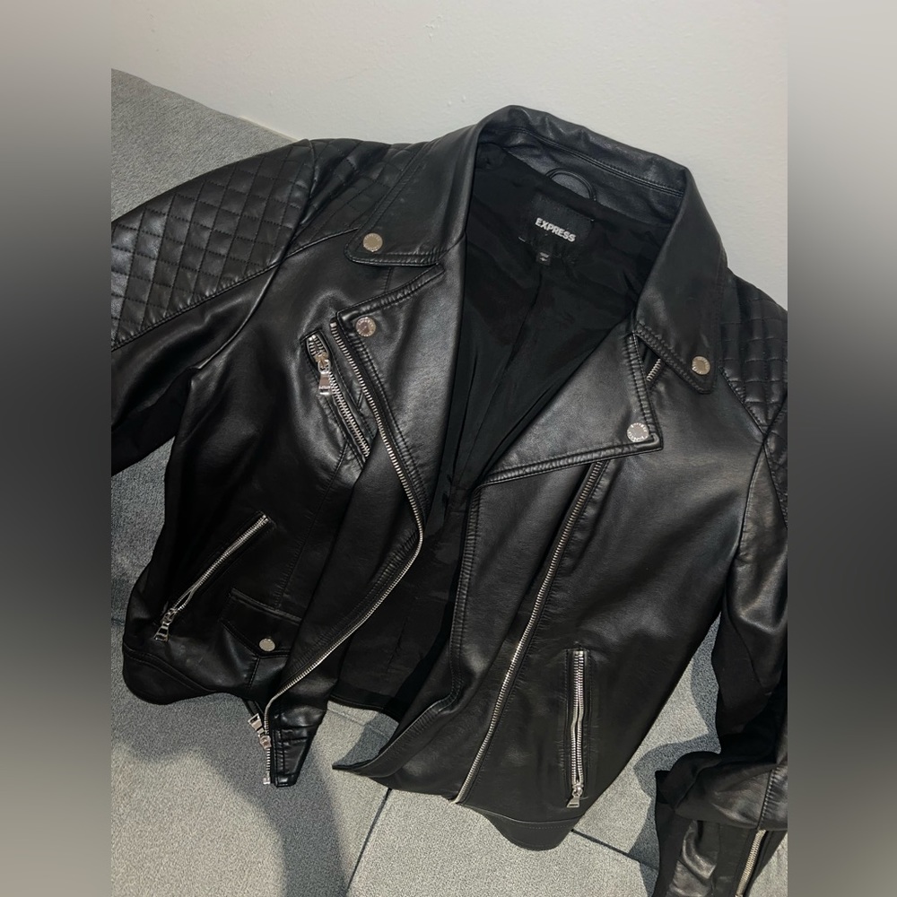 Women’s leather jacket